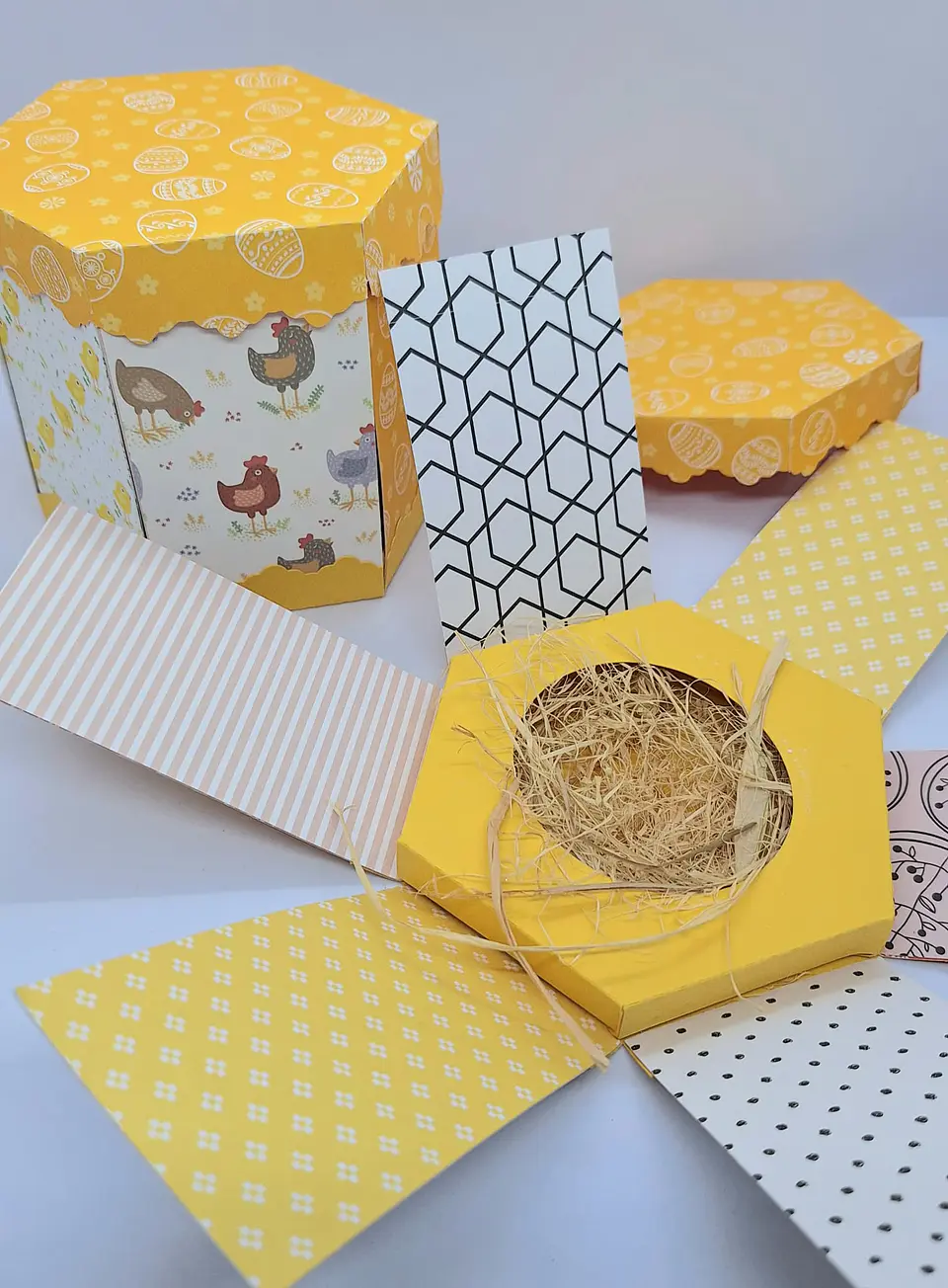Caixinha Páscoa hexagonal explosão amarela 2