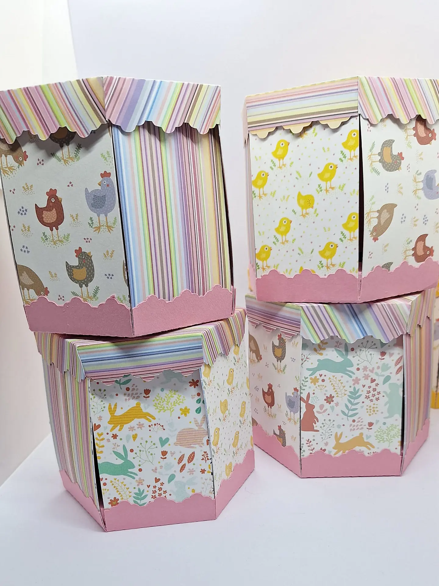 Caixinha Páscoa explosão hexagonal rosa 1