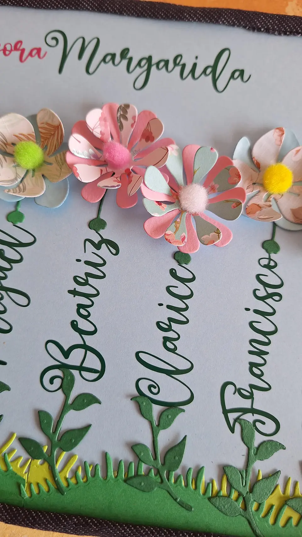Jardim de Aluno – Quadro com Flores e Nomes Personalizados 2