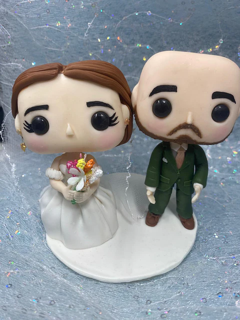 Estatueta de Noivos Estilo POP | Personalizada em Porcelana Fria