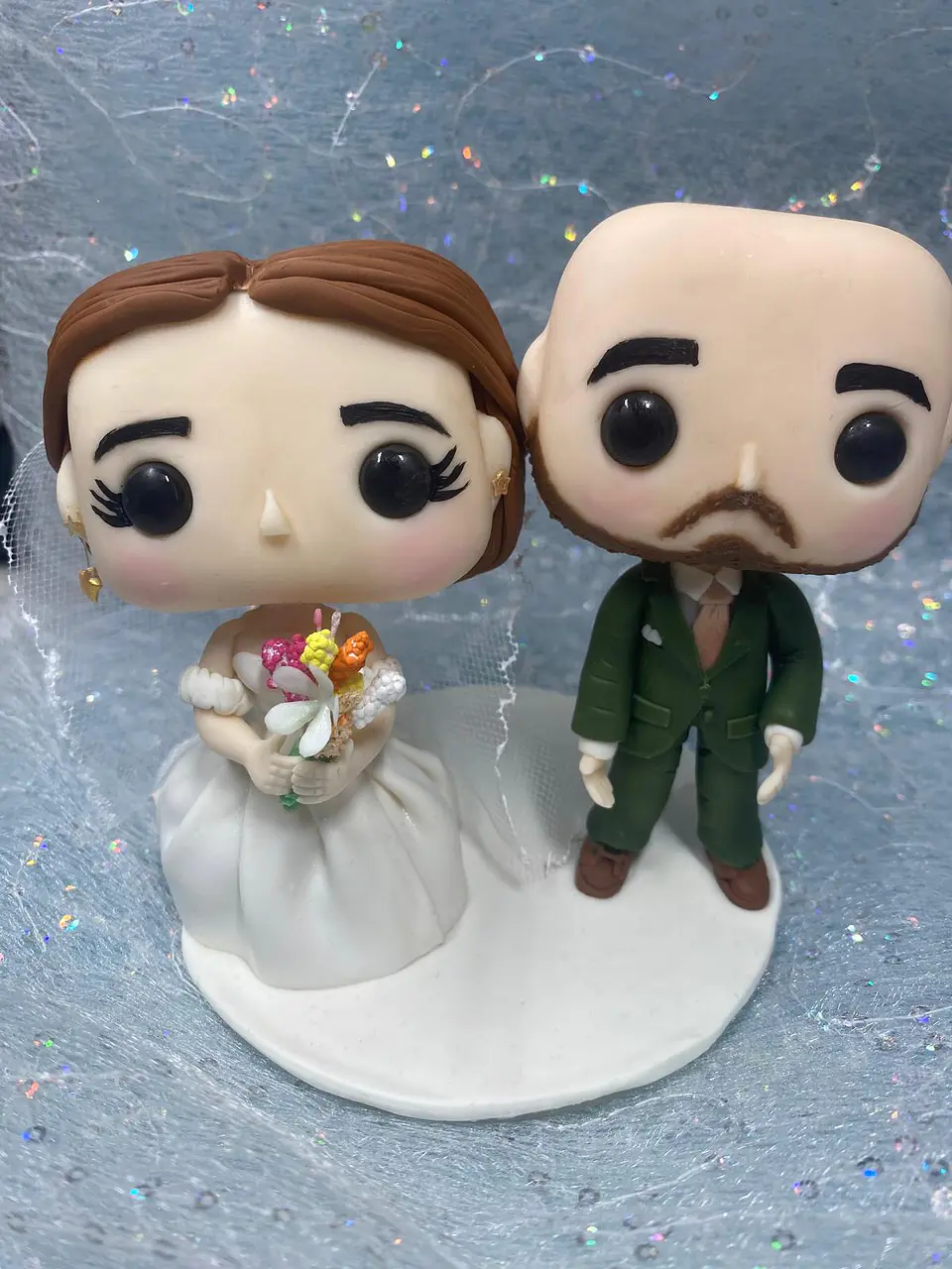 Estatueta de Noivos Estilo POP | Personalizada em Porcelana Fria 3