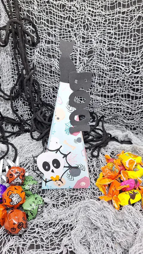 Docinhos caixinha Pirâmide BOO azul