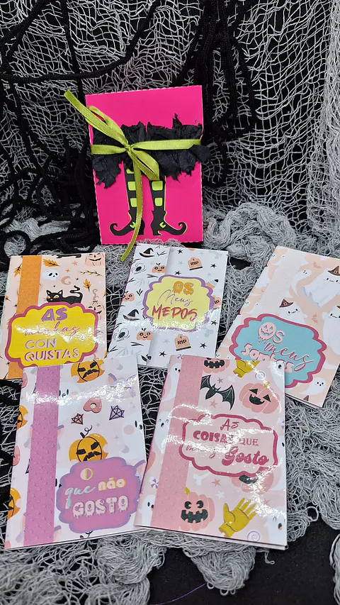 Pack 5 Caderninhos de Halloween "O Meu Mundo Mágico" – Edição Rosa