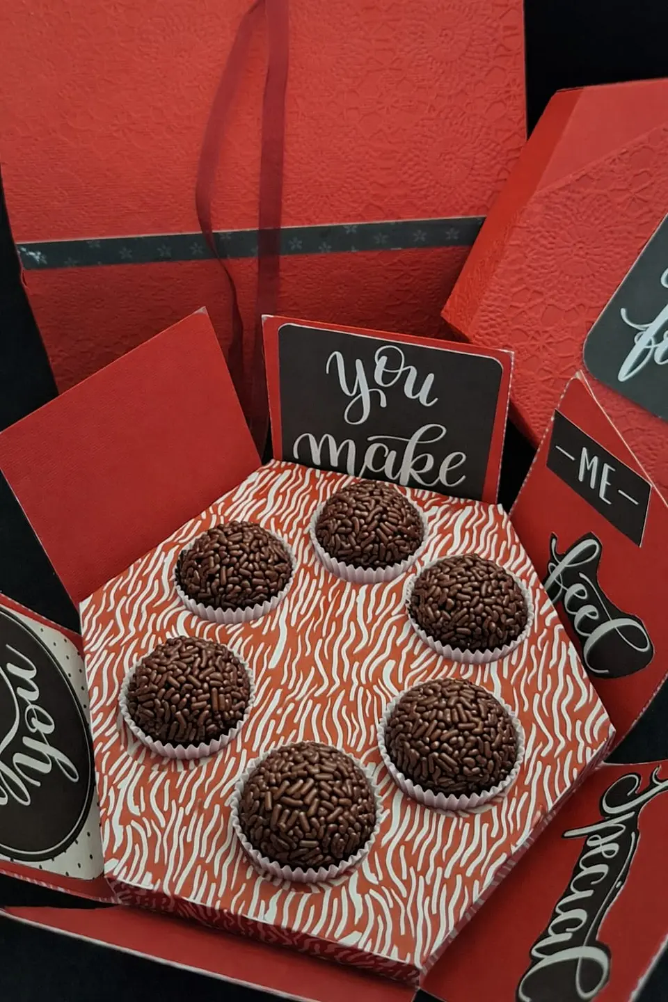 Love Y forever ❤️ caixa brigadeiros 6