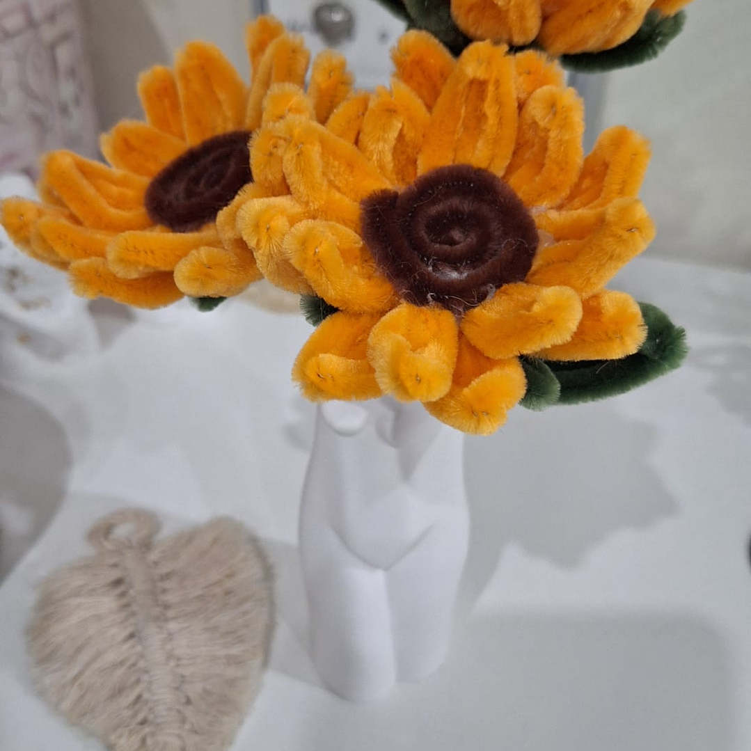 Girassois em corpo minimalista 1