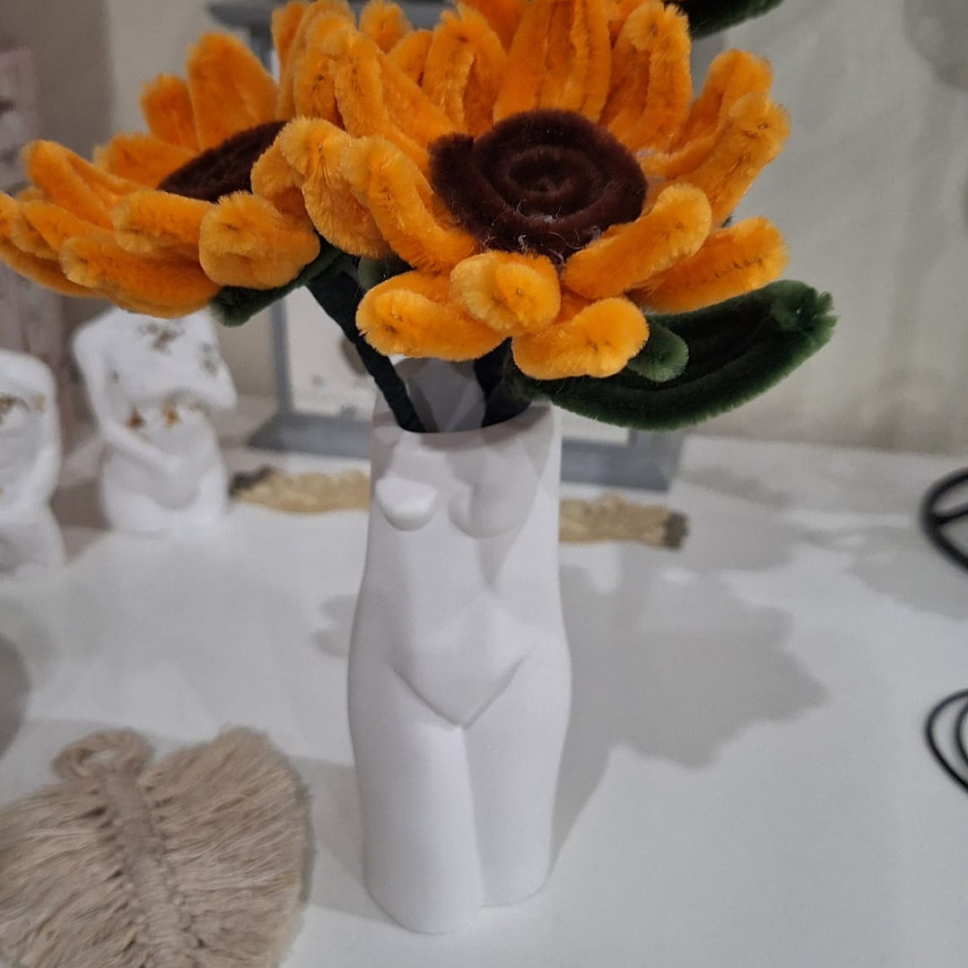 Girassois em corpo minimalista 2