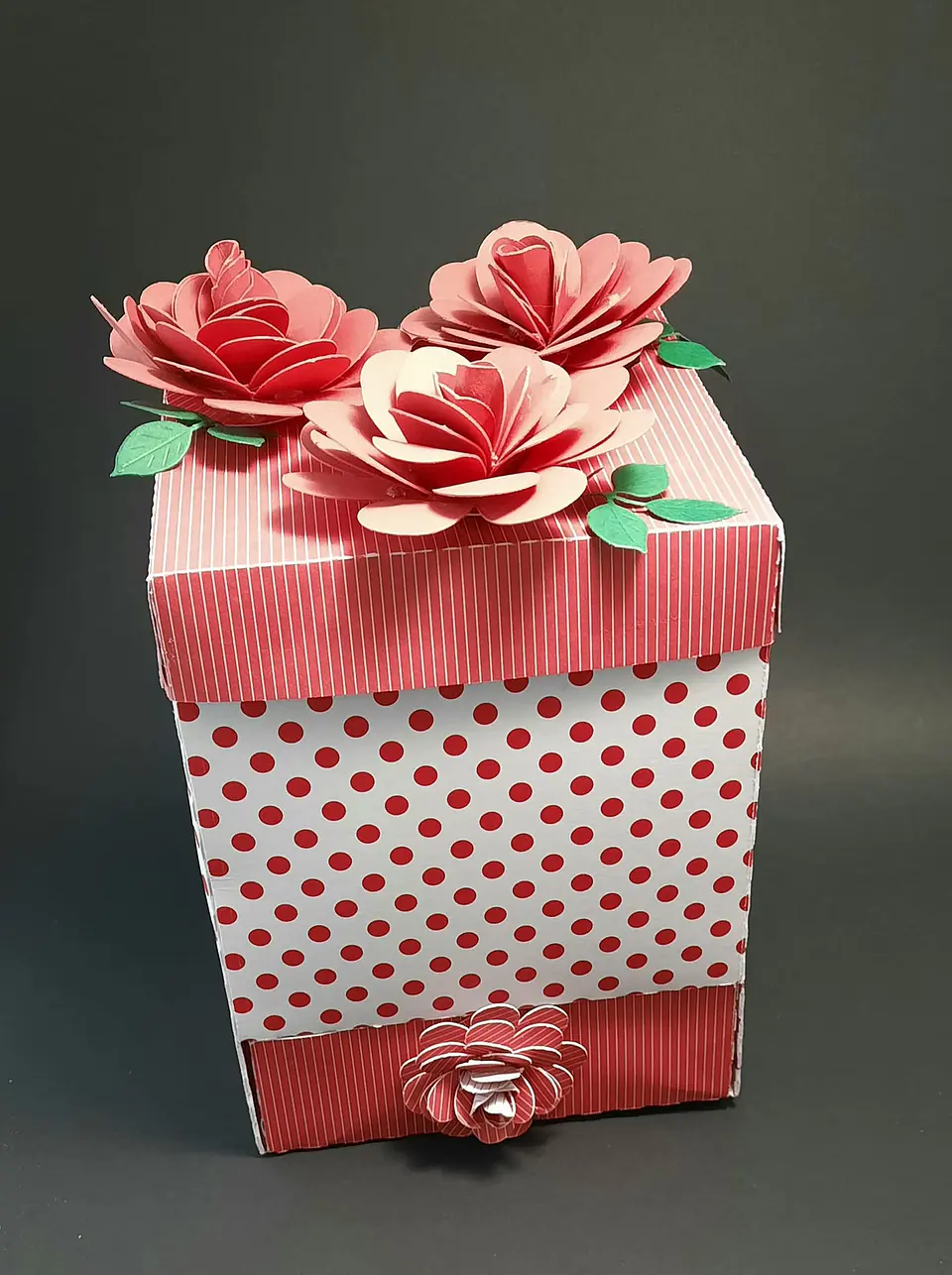 Caixa com Gavetão e Flores 1