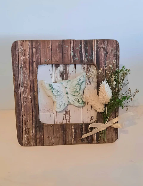 Moldura “Borboleta Serenidade”