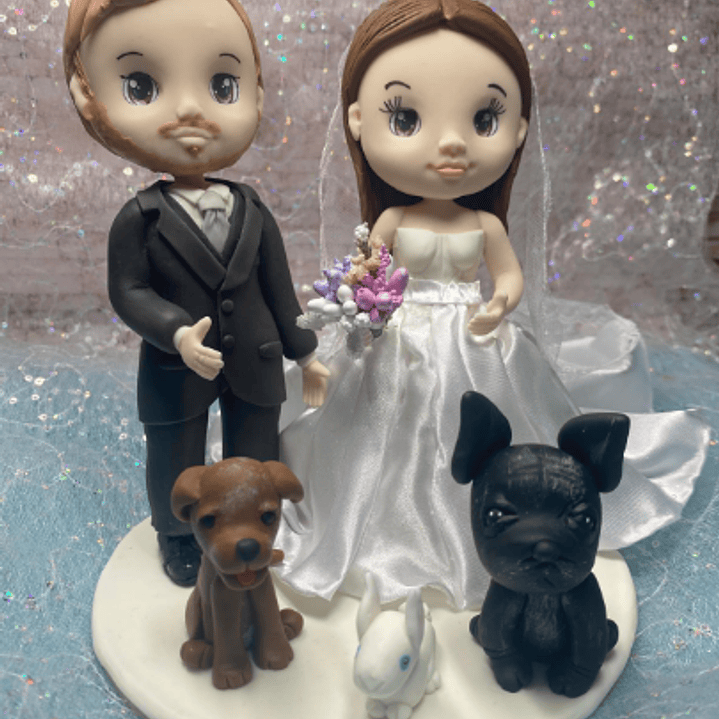 Estatueta Noivos com Pets | Personalizada em Porcelana Fria 2