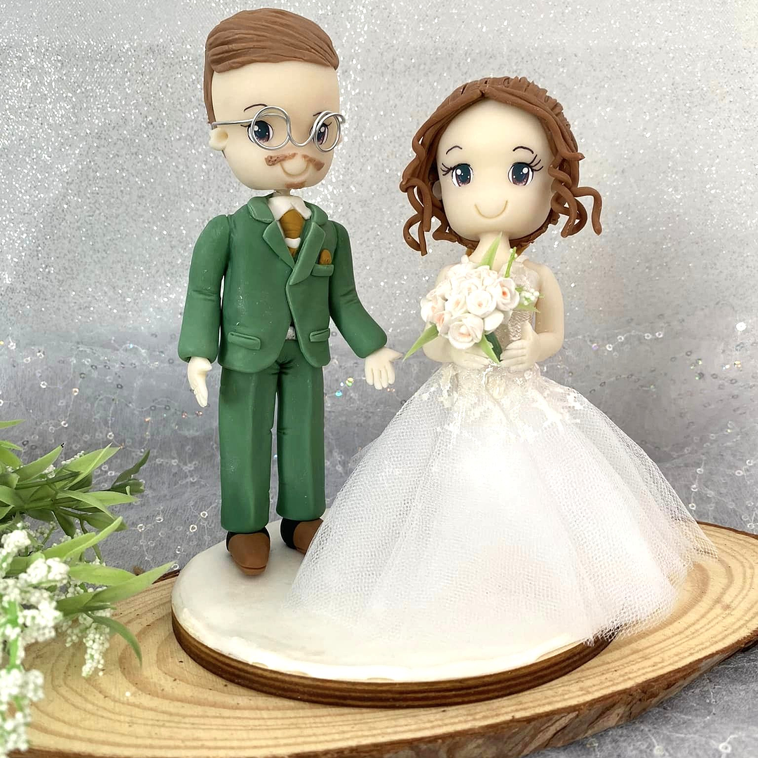 Estatueta de Noivos Tradicionais | Personalizada Porcelana Fria 1