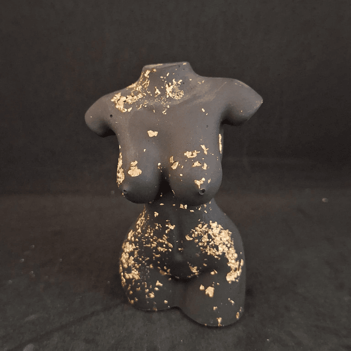 Estatueta Feminina “Mulher Sensual – Preto com Folha de Ouro” 🖤 2