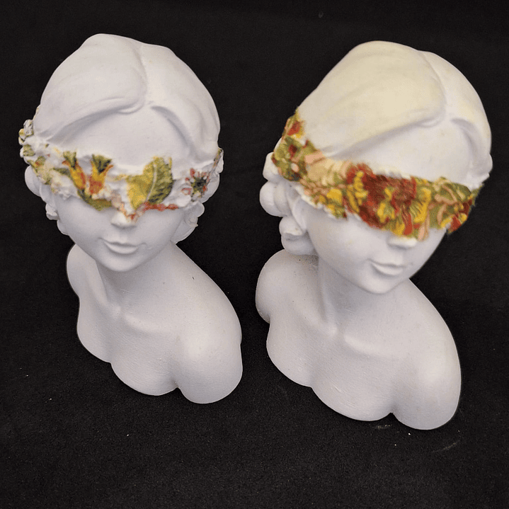 Estatuetas “Amina – Digna de Confiança” — Conjunto de 2 Peças 2