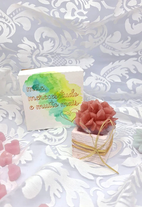 Flor de Carinho “mãe, mereces tudo e muito mais" - mini vela em caixa presente