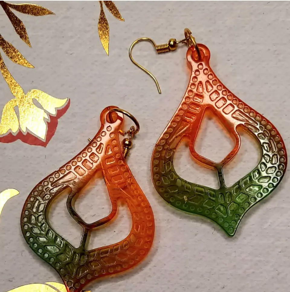 Brincos Resina Lágrima de Dragão - laranja e verde 1