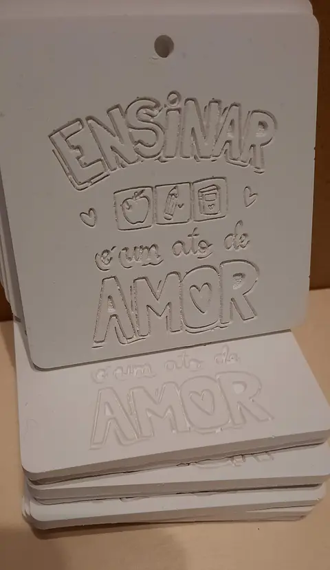Placa gesso “Ensinar é um Ato de Amor” - Pack 25 unid