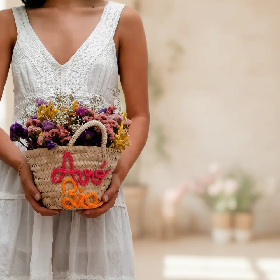 Cestinha Avó – Flores Secas & Nome em Tricotin 1