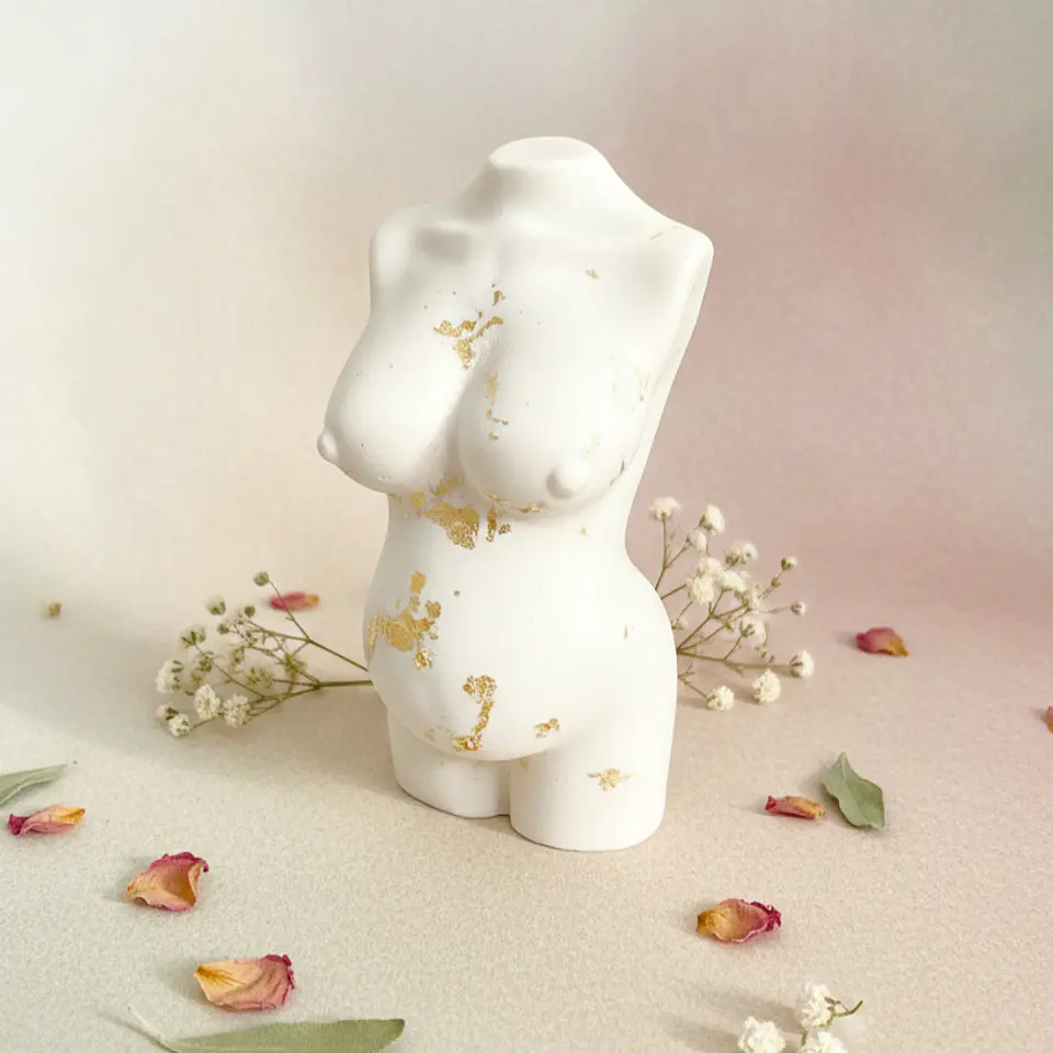 Estatueta Mulher Grávida 3