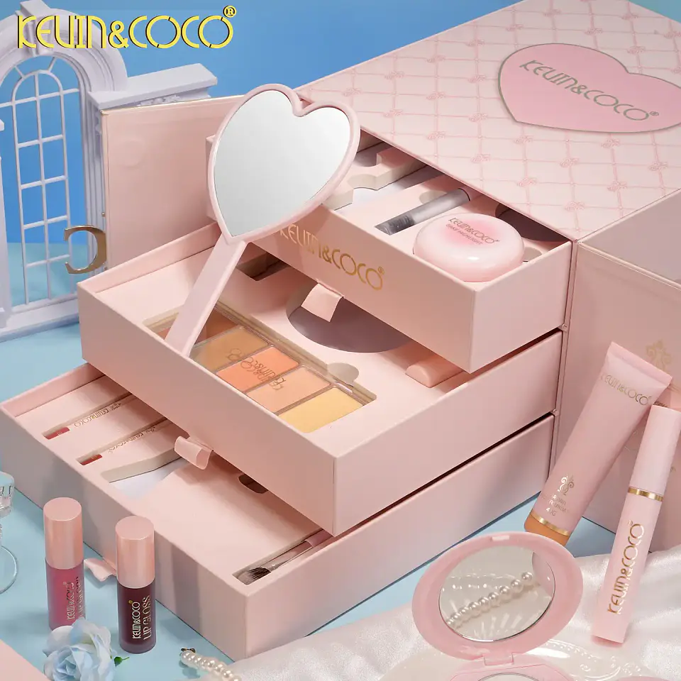 Set de Maquillaje Amor Sagrado Kevin & Coco 3