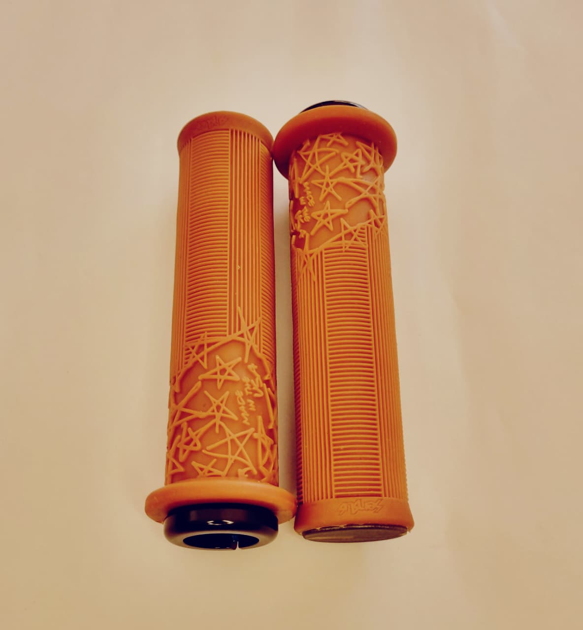 Puños SENSUS Meaty Paw Lock On - Kyle Strait Signature Café 3