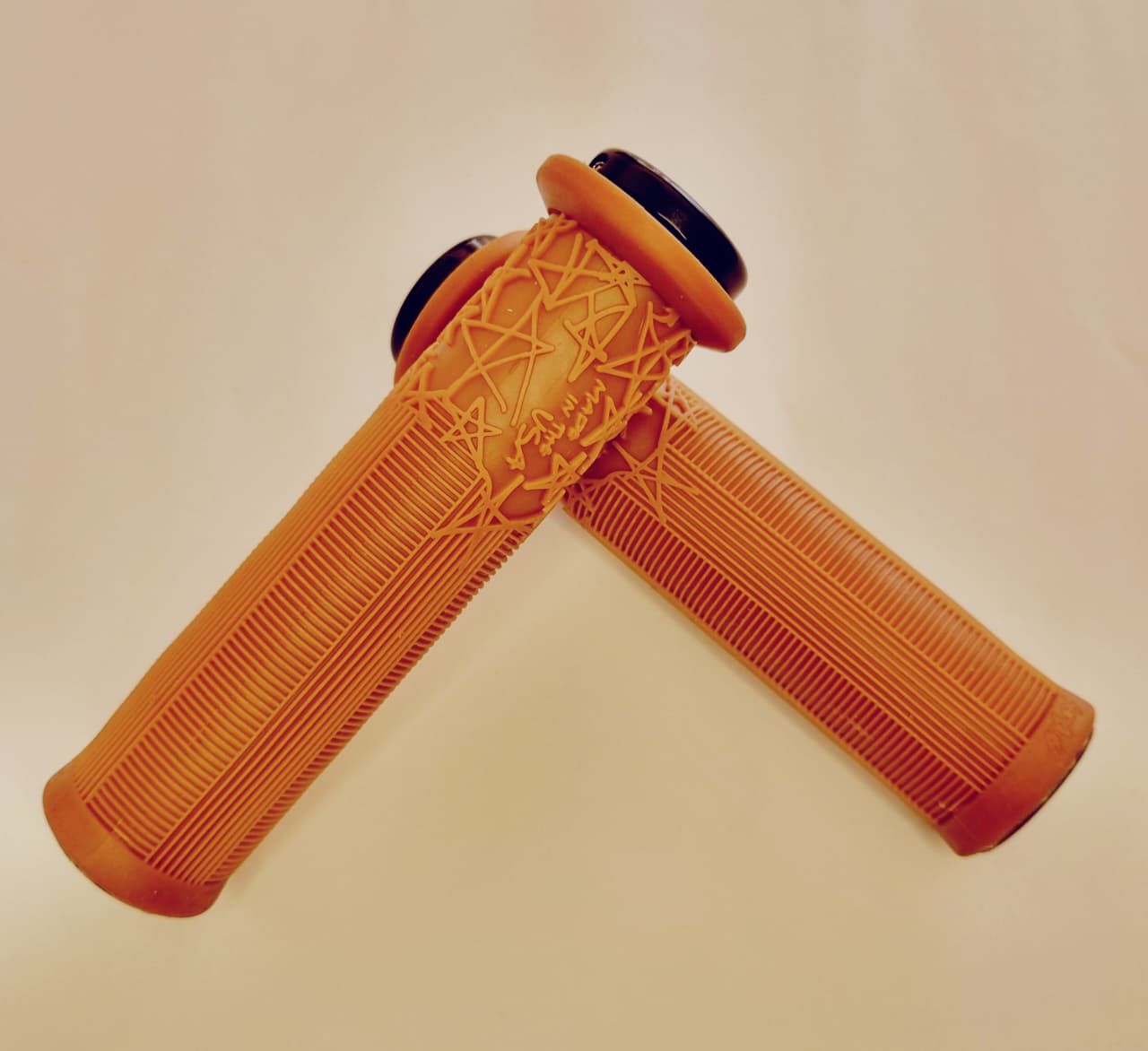 Puños SENSUS Meaty Paw Lock On - Kyle Strait Signature Café 2