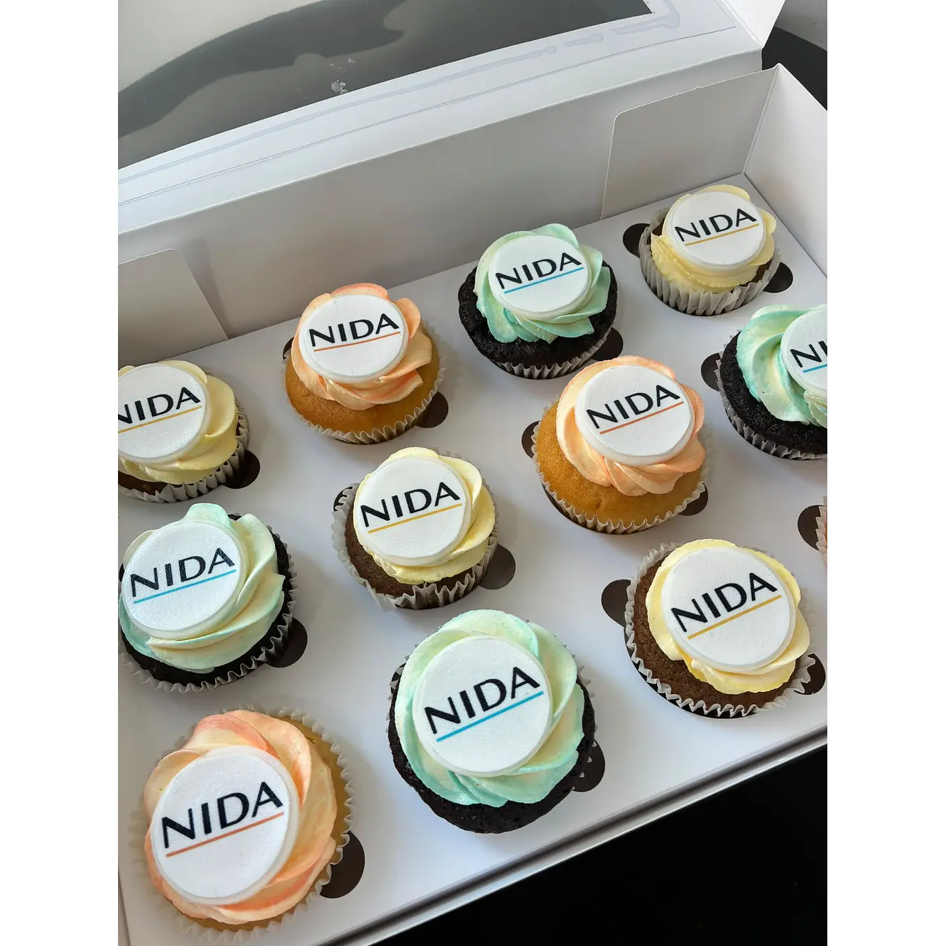 Cupcakes Corporativos Docena 1