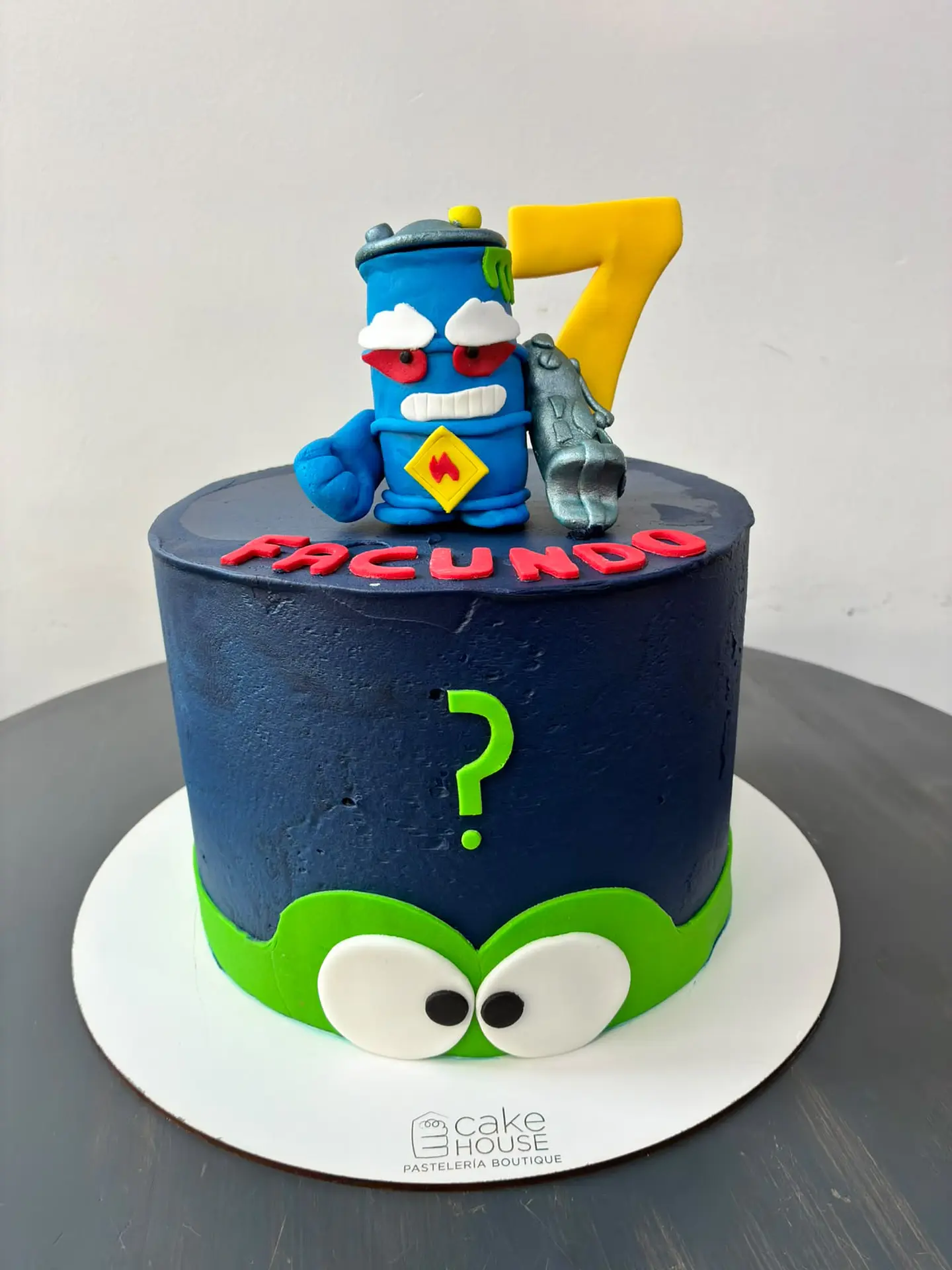 Tortas Personajes con 1 figura modelada 9