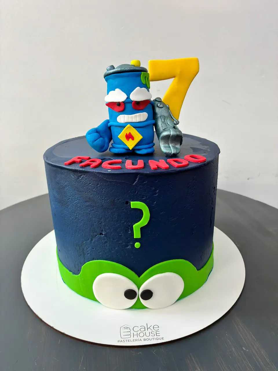 Tortas Personajes con 1 figura modelada 9