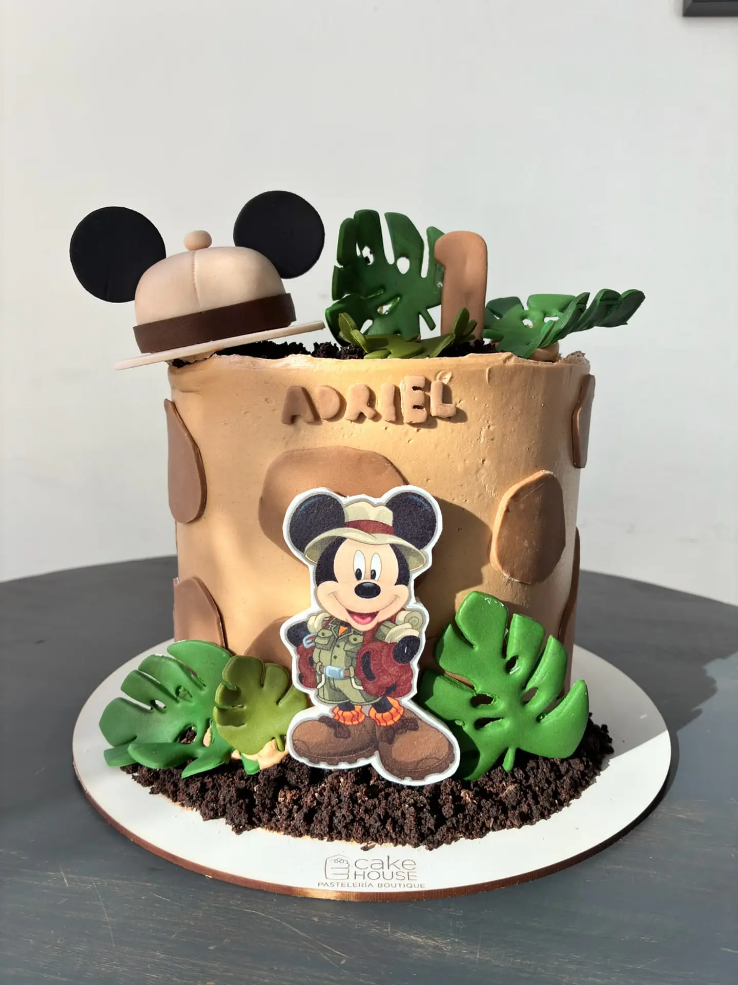 Tortas Personajes con 1 figura modelada 10