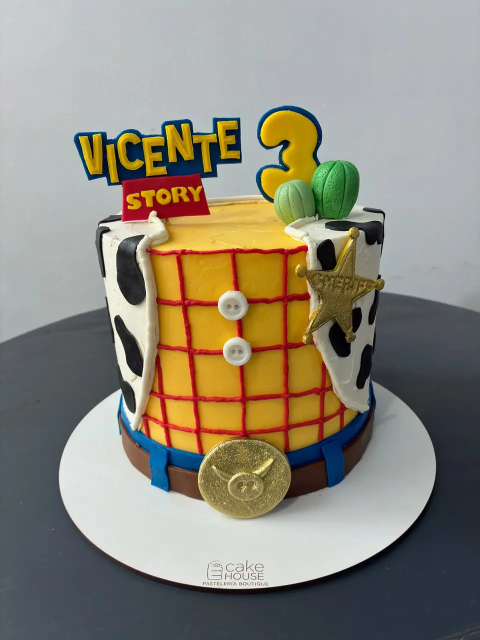Tortas Personajes con 1 figura modelada 7