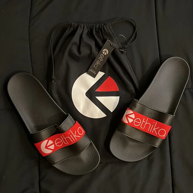 Red PREMIUM SLIDES 44	ETHIKA
