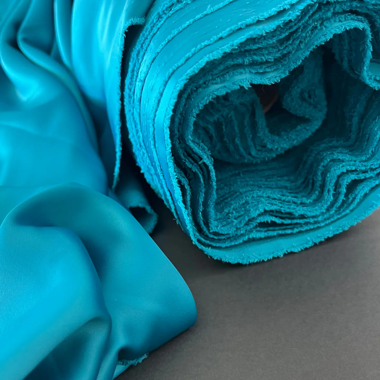 Piel de Ángel - Satén Mate 200 gsm, 150 cm de ancho, 5% elastano 9