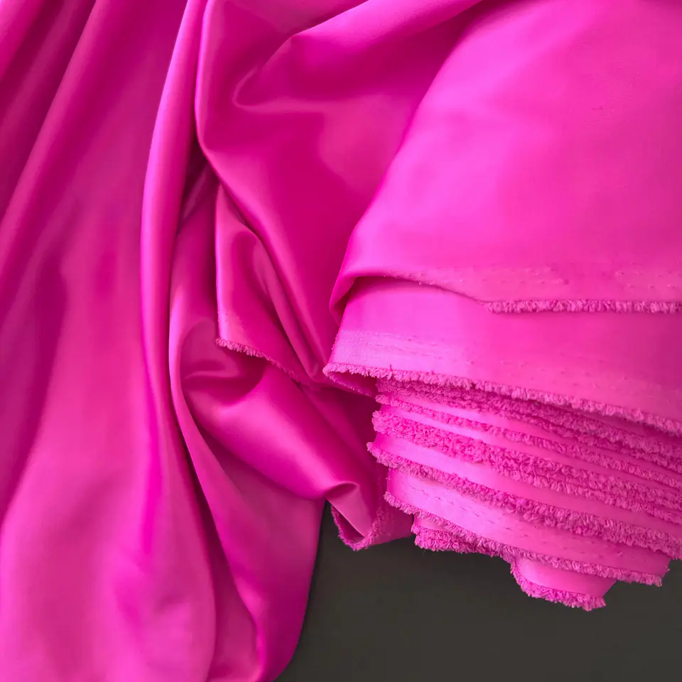 Piel de Ángel - Satén Mate 200 gsm, 150 cm de ancho, 5% elastano 4