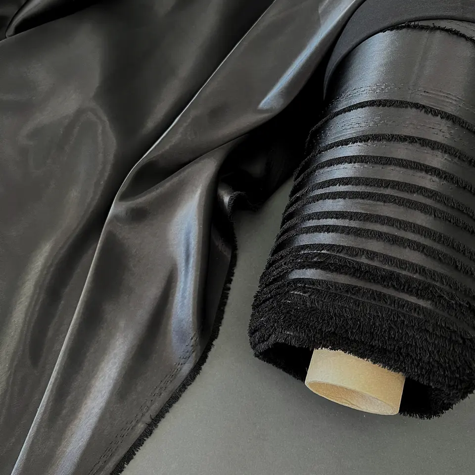 Satén Soft  -  180 gsm, 118 cm de ancho, 92% Poliéster, 8% Elastano 12