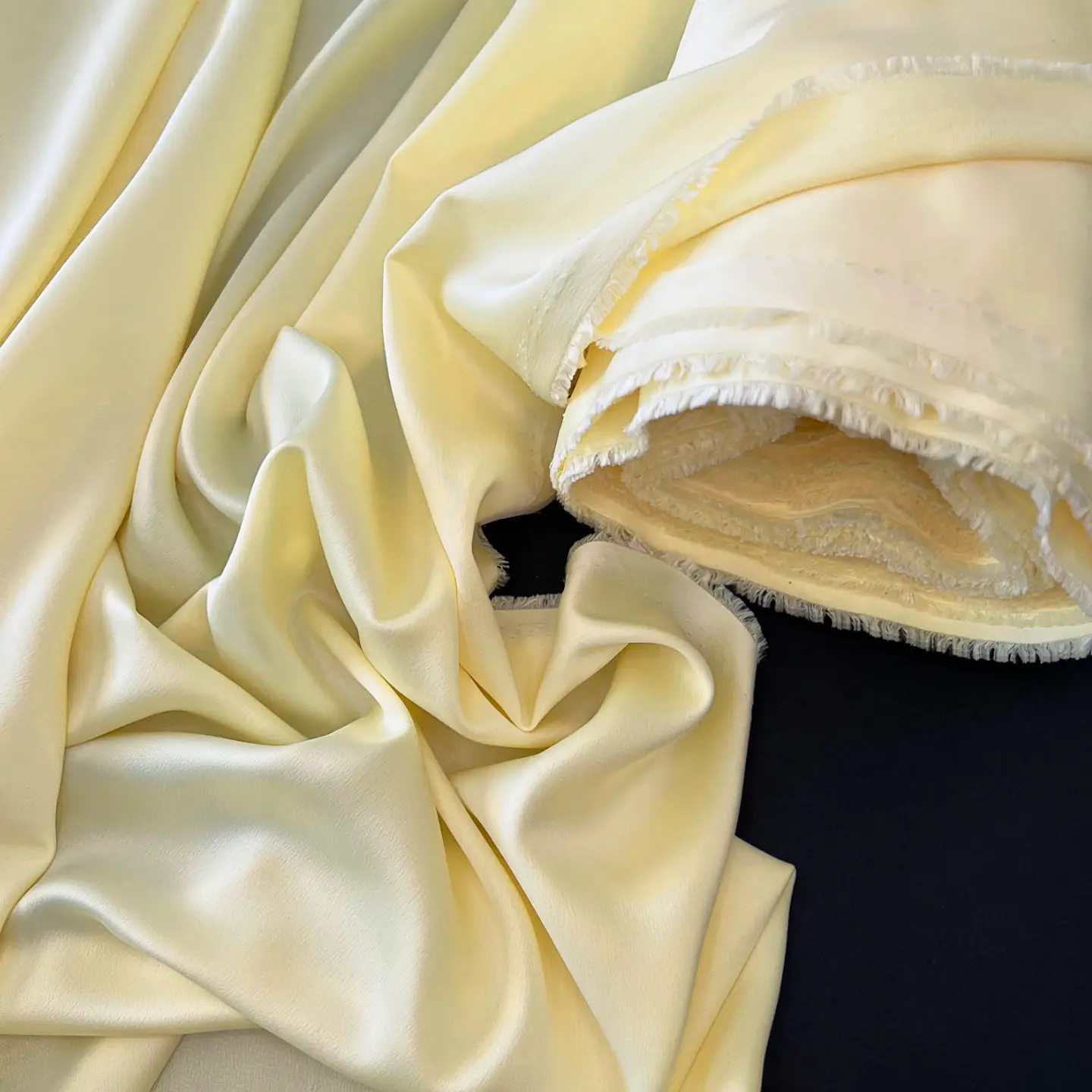 Satén Armani 185 gsm, 150 cm de ancho, 5% elastano 4