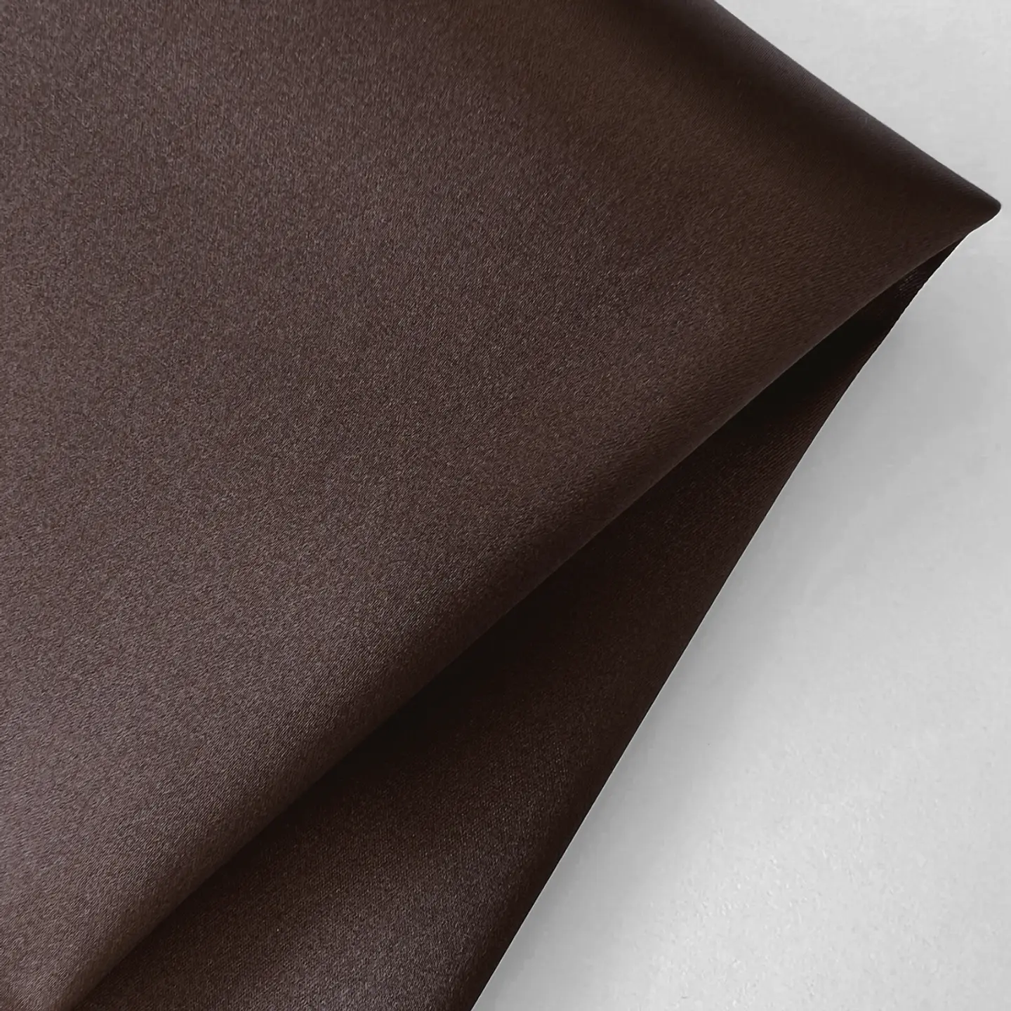 Tela Saten Premium Sastrería, 180 gsm, 120 cm de ancho, 8% elastano 8