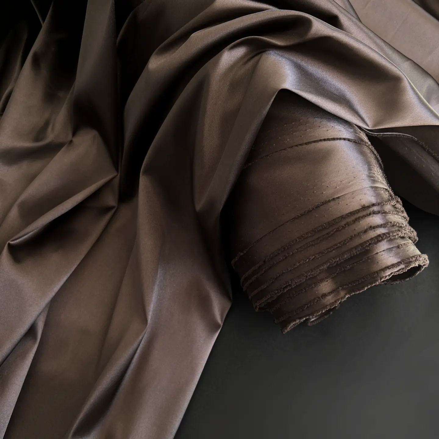 Tela Saten Premium Sastrería, 180 gsm, 120 cm de ancho, 8% elastano 6