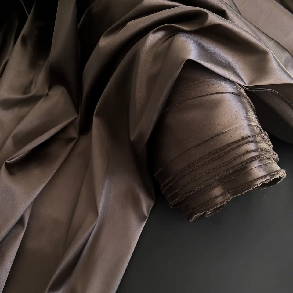 Tela Saten Premium Sastrería, 180 gsm, 120 cm de ancho, 8% elastano 6