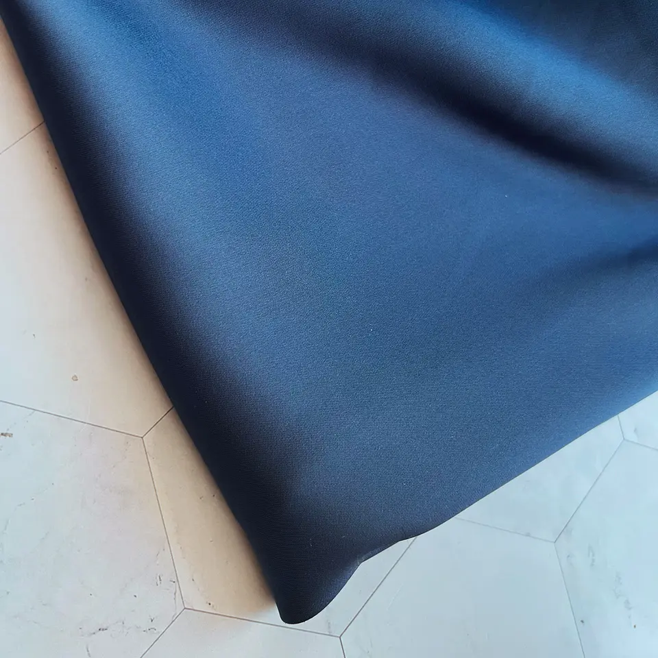 Poliseda Premium Brillo Suave -  190 gsm, 150 cm de ancho 3