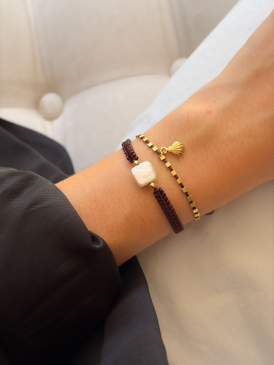 Pulseras Hilo Café Perla Cuadrada 1