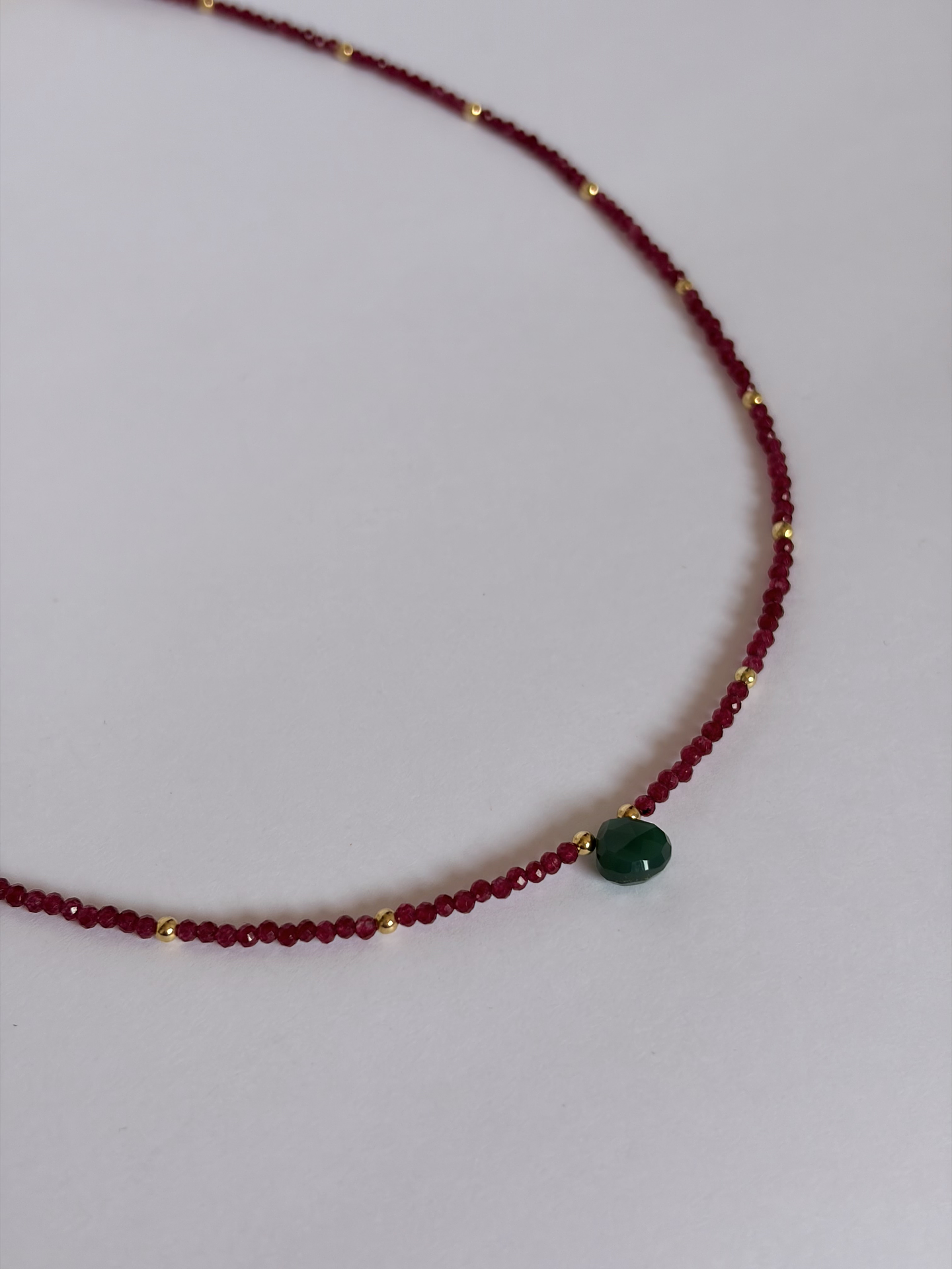 Collar Fucsia Piedra Verde 1