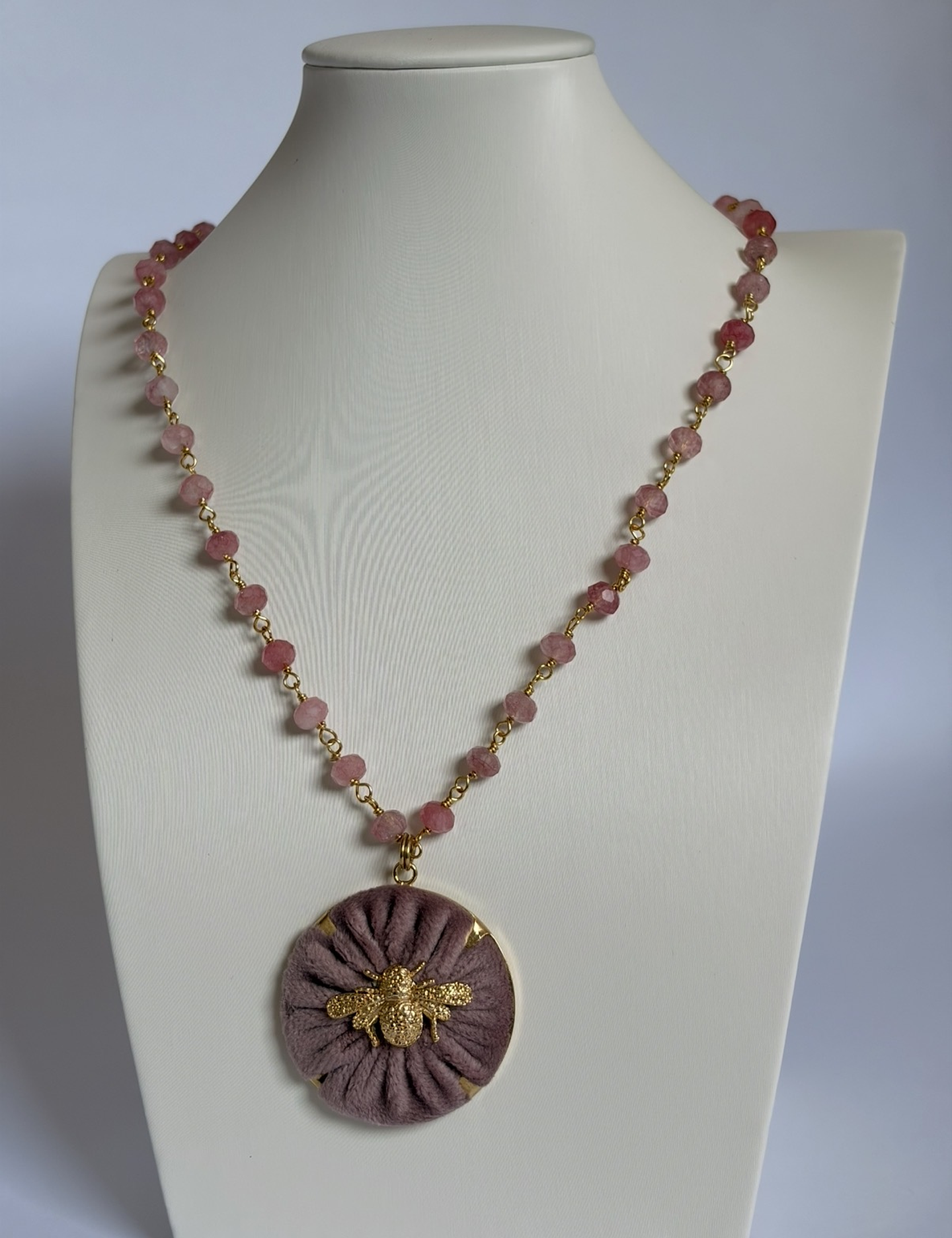 Collar Abeja Rosado Palo 2