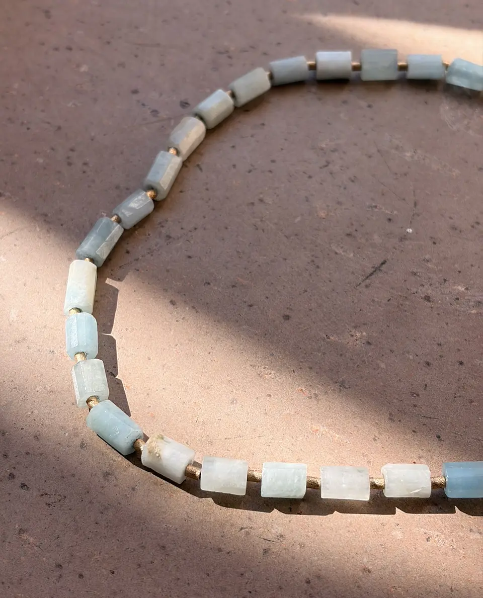 Collar Piedras Celeste 1