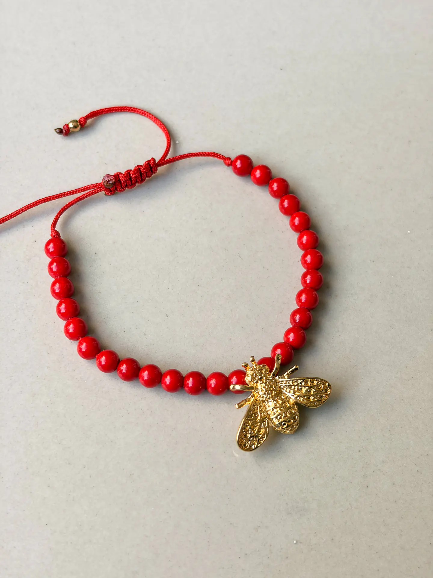 Pulsera Roja Abeja  1