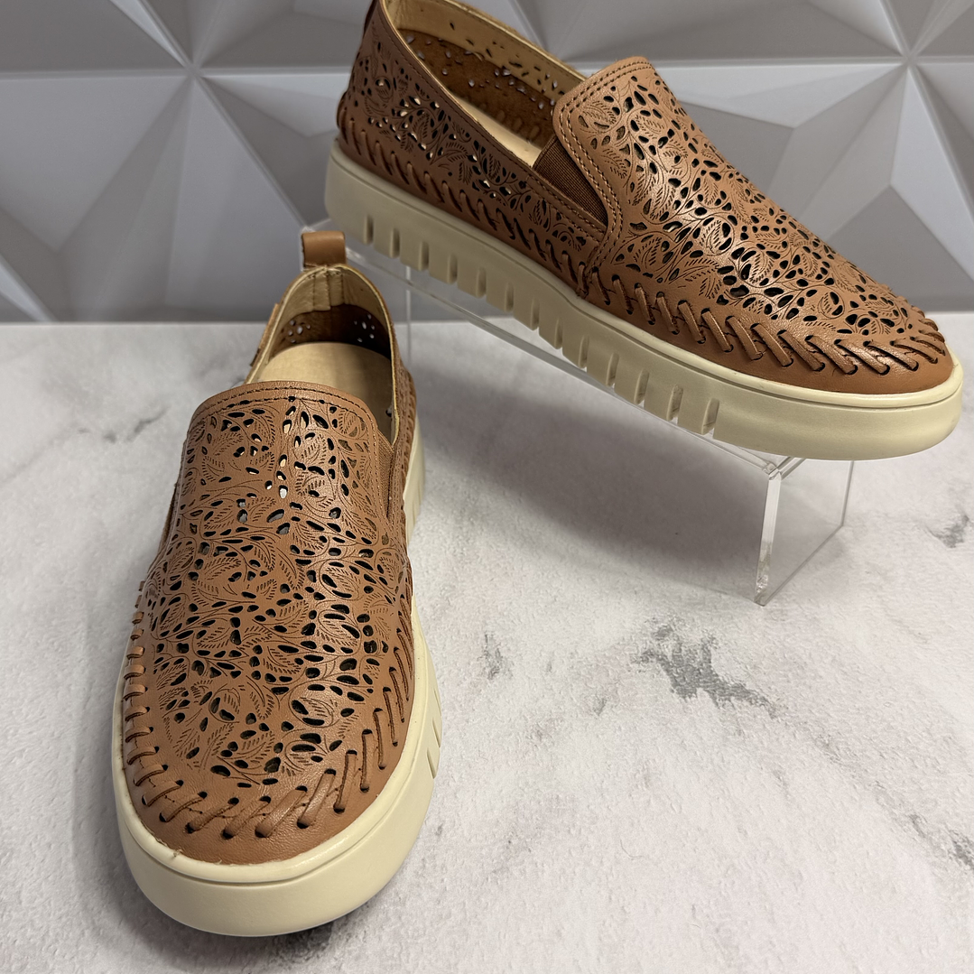 Zapato típo vans en cuero troqueldo 2