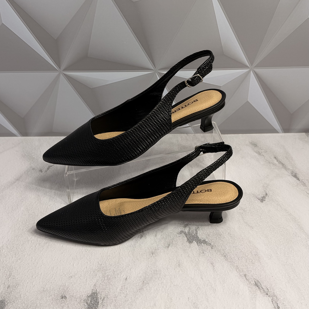 Stiletto destalonado negro en cuero bottero 4