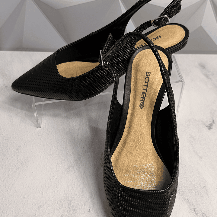 Stiletto destalonado negro en cuero bottero 5