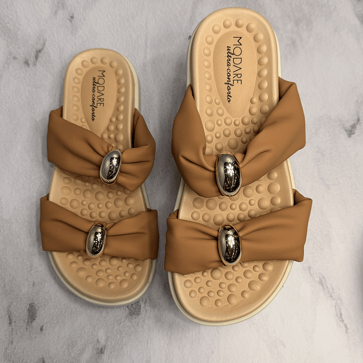 Sandalia nude sueca con herrajes, plantilla esporas modare 1