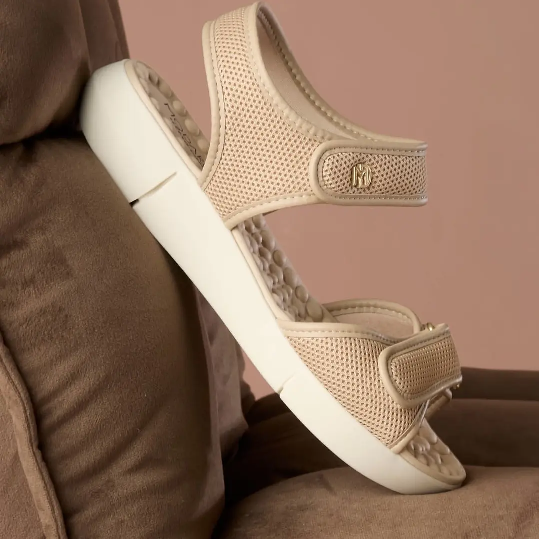 SANDALIA NUDE DE CORREAS EN VELCRO MODARE 1