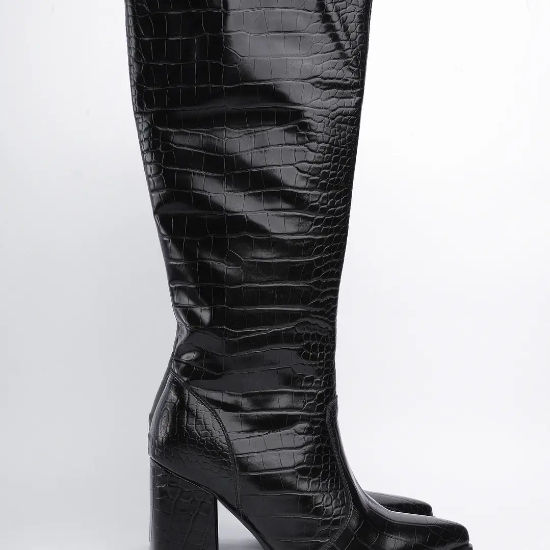 BOTA LORNA NEGRA CROCO  4