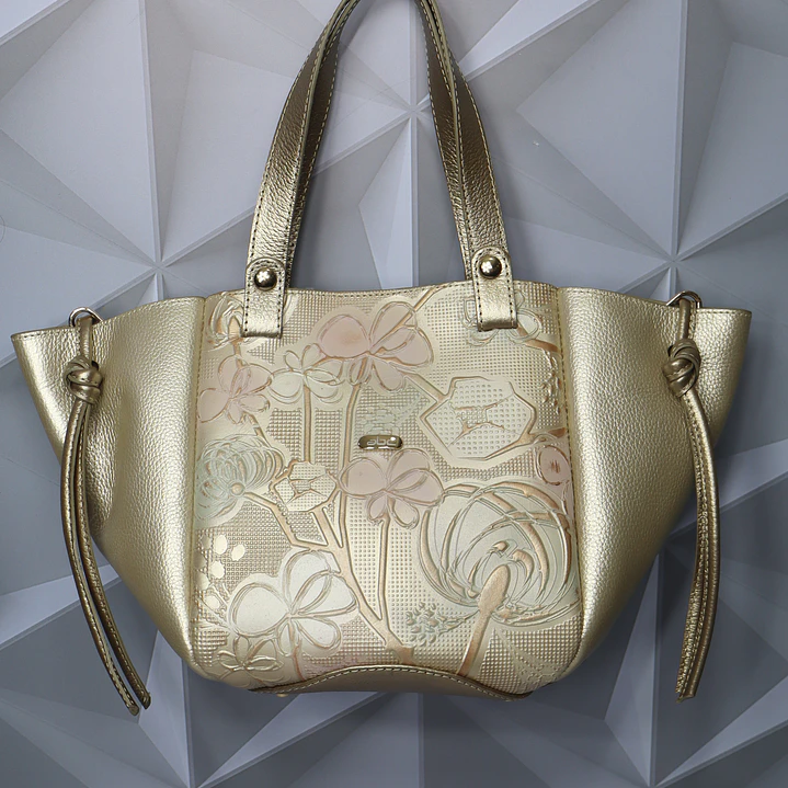 CARTERA MEREDITH DORADA  1